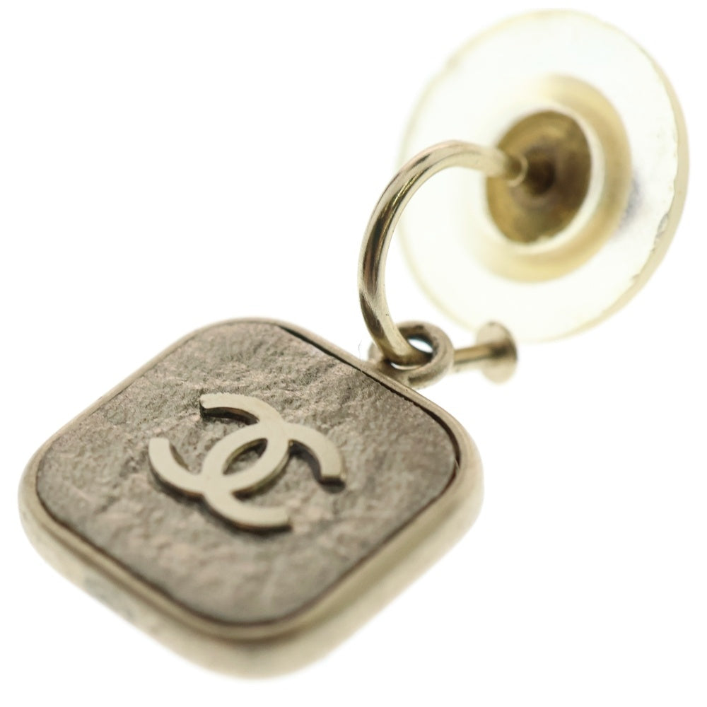 CHANEL(シャネル) ココマーク スクエアスイングフープピアス 両耳用 ゴールド レディース 06P