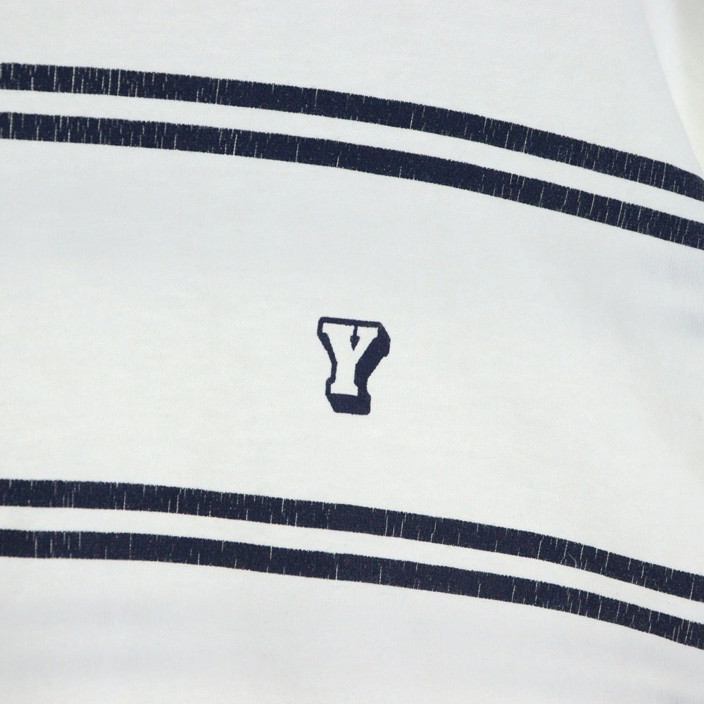 Purple&Yellow(パープルアンドイエロー) ボーダー総柄 Yロゴプリント クルーネック 半袖Tシャツ ホワイト/ネイビー