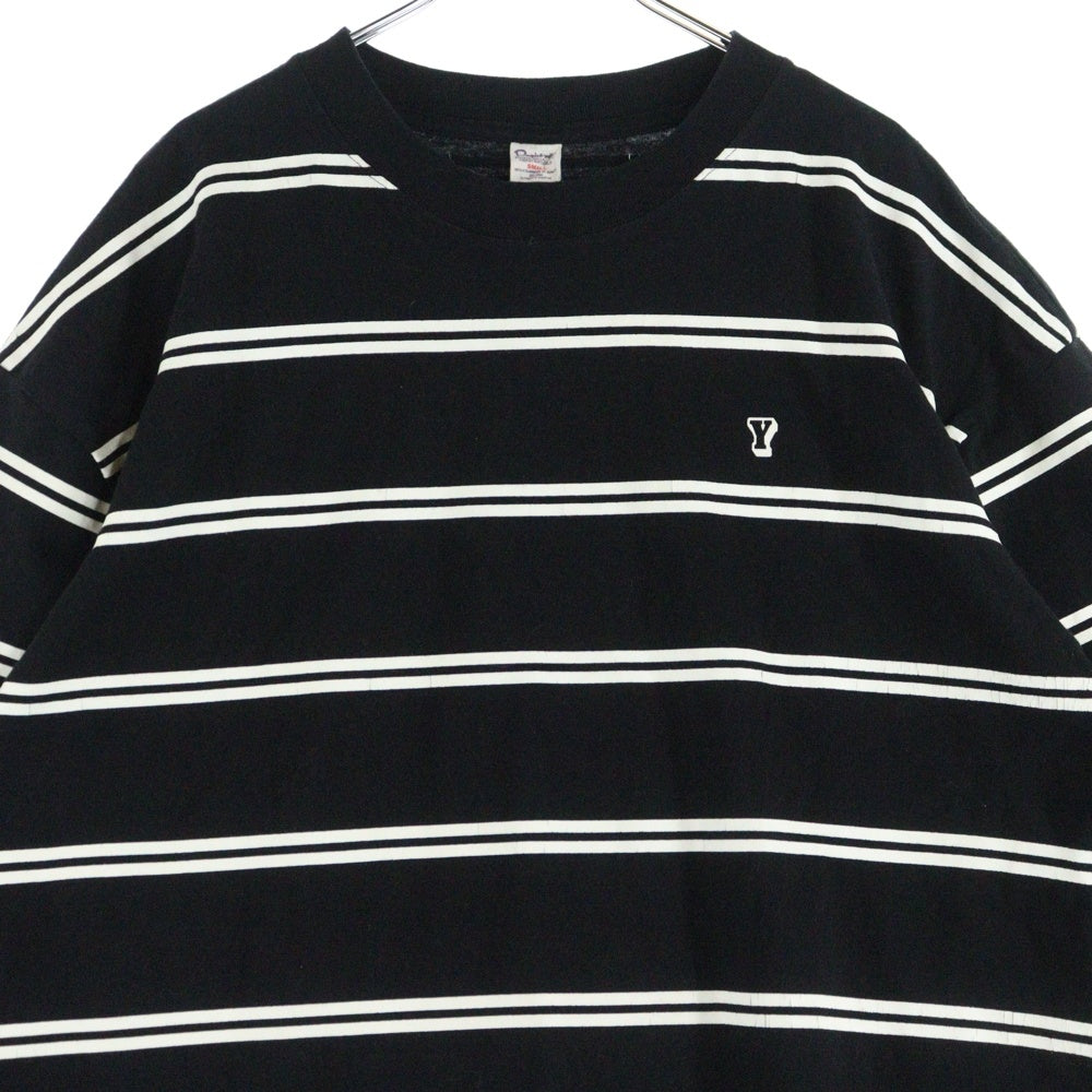 Purple&Yellow(パープルアンドイエロー) ボーダー総柄 Yロゴプリント クルーネック 半袖Tシャツ ブラック/ホワイト