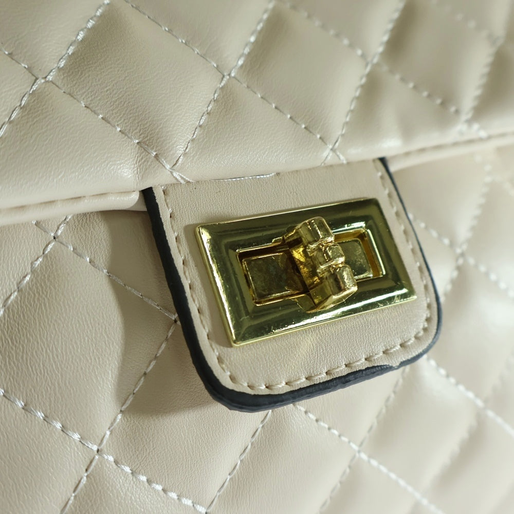 NO BRAND(ノーブランド) フェイクレザー ターンロック キルティング チェーンショルダーバッグ ゴールド金具 ホワイト