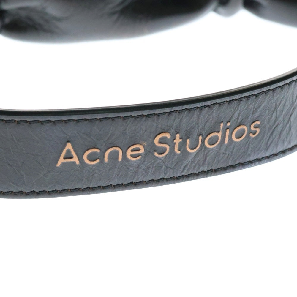 Acne Studios(アクネ ストゥディオズ) Multipocket Rev マルチポケット レザー エンボスロゴ ハートチャーム ワンショルダーバッグ ダークブラウン レディース