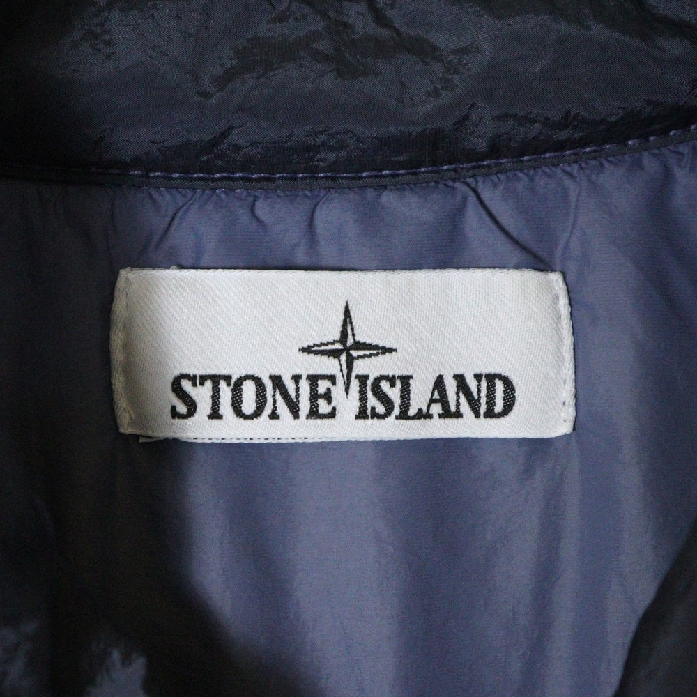 STONE ISLAND(ストーンアイランド) 24AW エコニール ナイロン スナップボタン プリマロフト 中綿 ジャケット ブルゾン ネイビー 8115Q0819 V0046