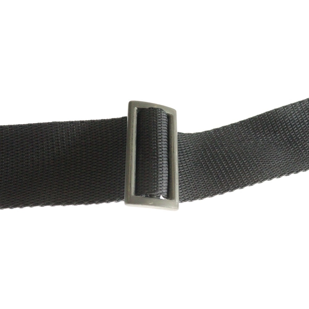 PRADA(プラダ) ショルダーバッグ 斜め掛けバッグ ロゴ三角プレート シルバー金具 グレー ナイロン B7372