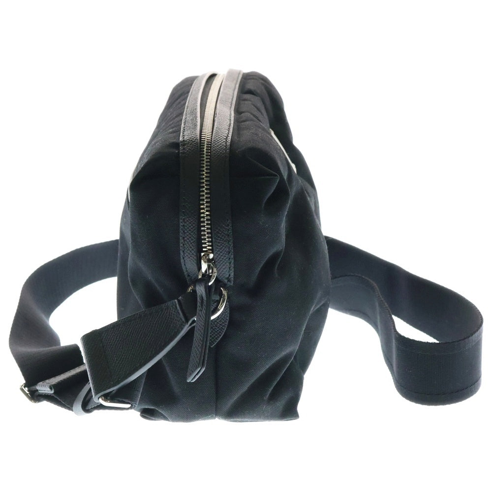 Maison Margiela(メゾンマルジェラ) グラムスラム ショルダーバッグ ブラック シルバー金具 キャンバス SB2WG0010