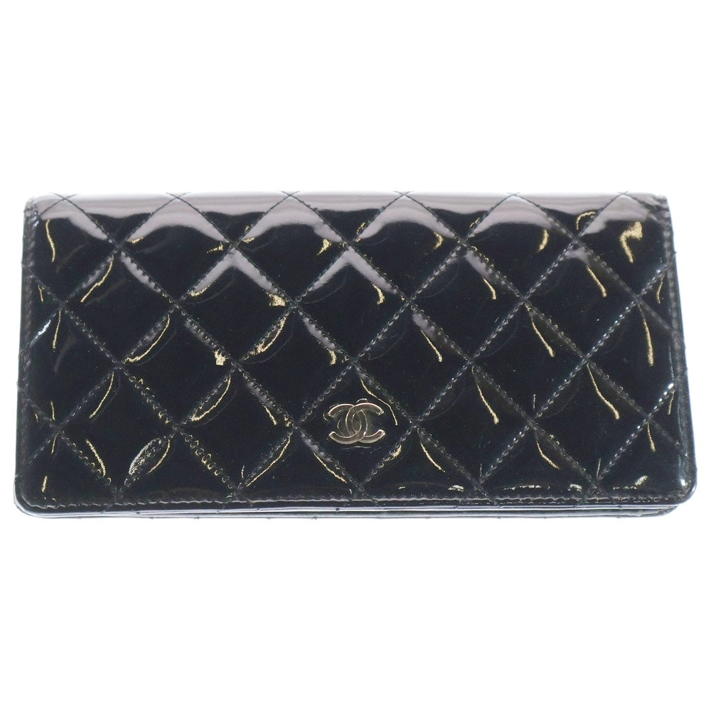 CHANEL(シャネル) マトラッセ 二つ折り長財布 黒 パテント