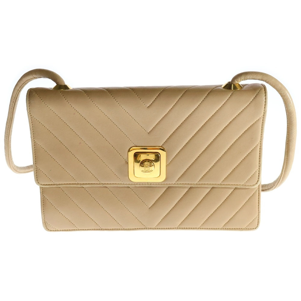 CHANEL(シャネル) シェブロン ココマーク Vステッチ ラムスキン レザー ショルダーバッグ ゴールド金具 ベージュ 1番台