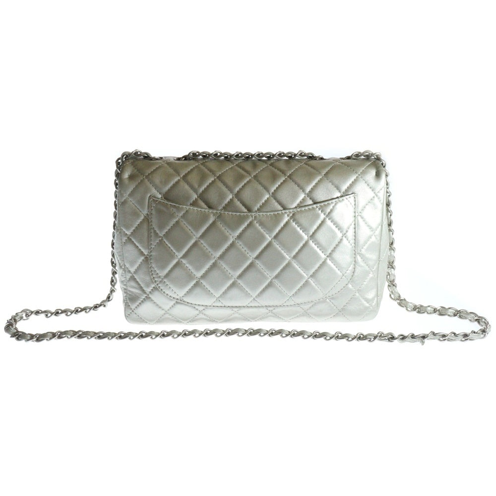 CHANEL(シャネル) デカマトラッセ30 ココマーク ラムスキン レザー シングルフラップ ダブルチェーンショルダーバッグ シルバー金具 ホワイト/シルバー 12番台