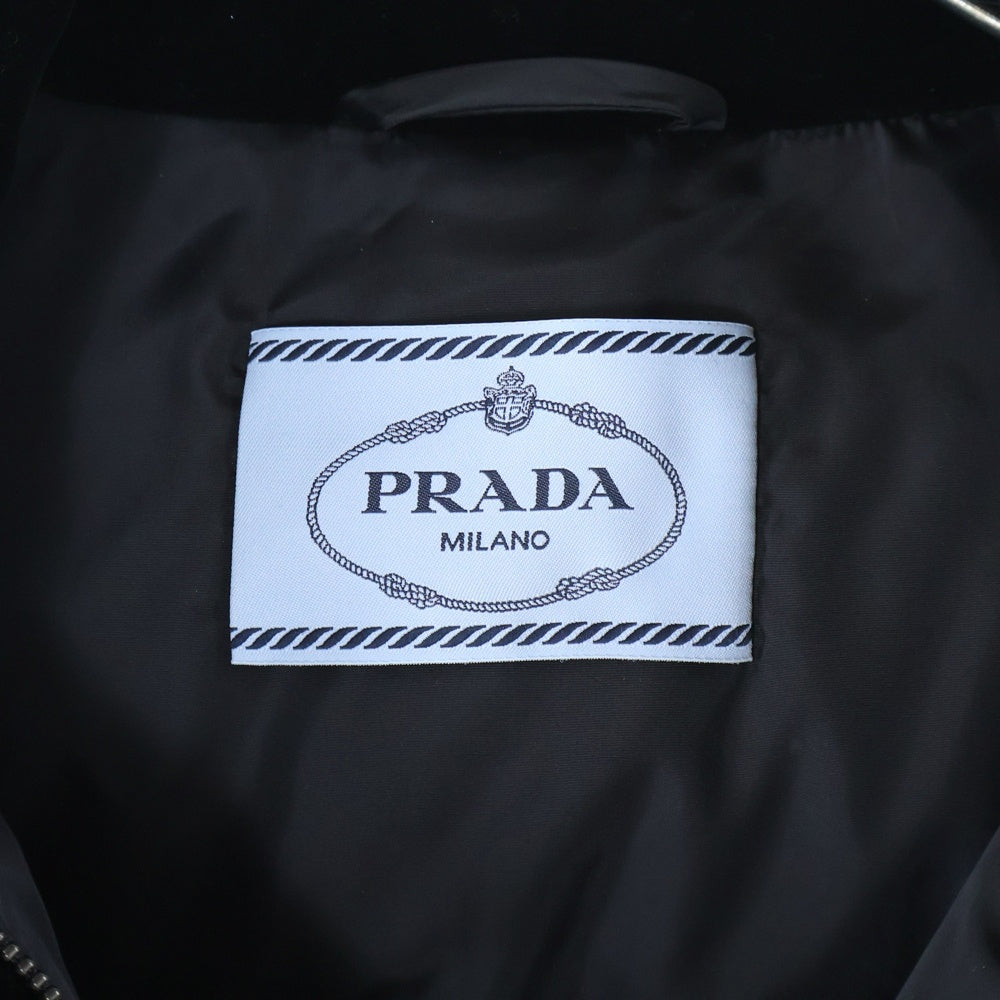 PRADA(プラダ) 24AW コンバーチブル クロップド トライアングルロゴプレート ベロア ベルベット ジップアップ ダウンジャケット ブラック レディース 291805