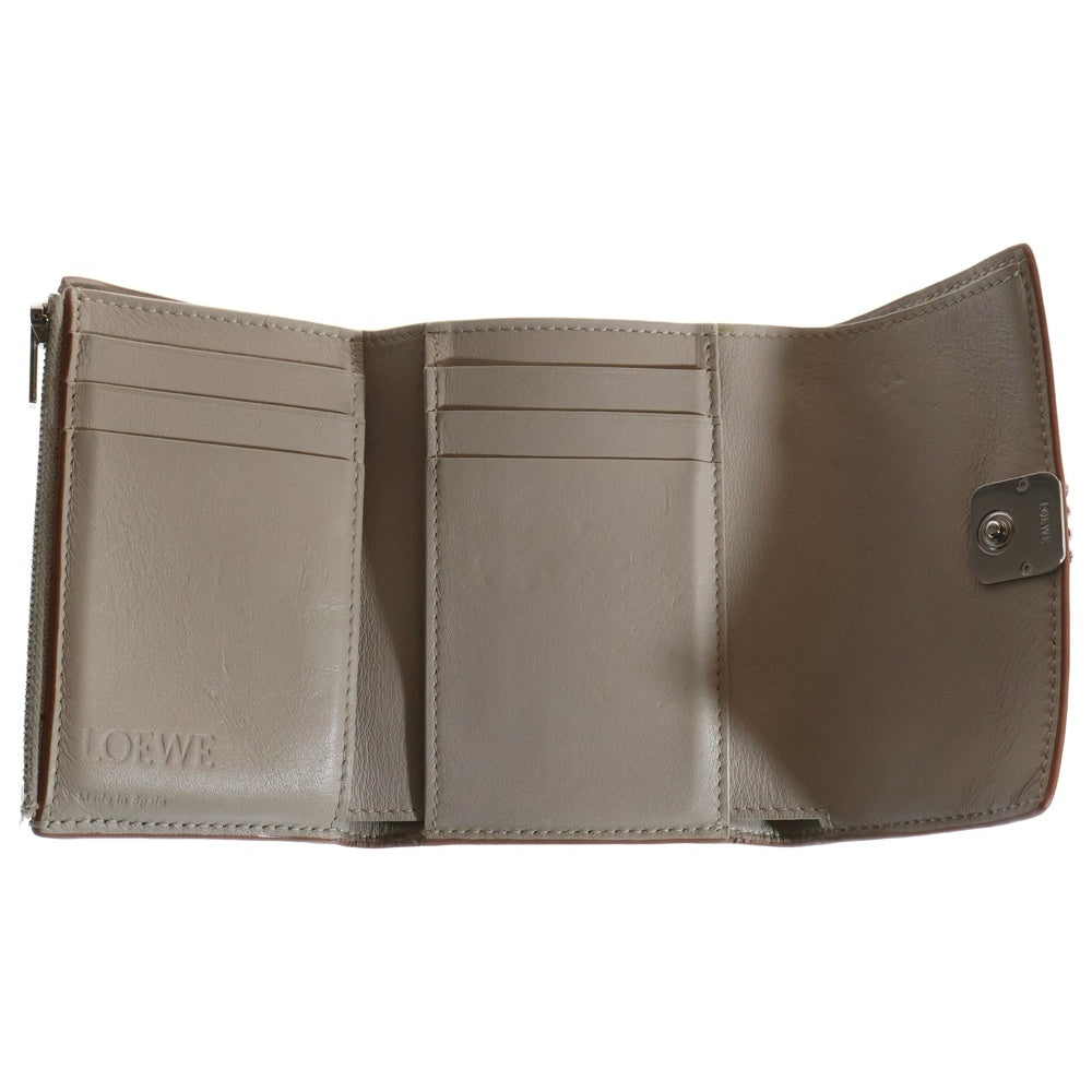 LOEWE(ロエベ) アナグラムロゴプレート バーティカル コンパクト レザー ウォレット 三つ折り財布 シルバー金具 ベージュ