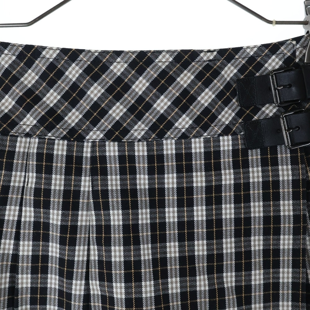 BURBERRY BLUE LABEL(バーバリーブルーレーベル) ベルト付 タータンチェックプリーツミニスカート ブラック/ベージュ レディース