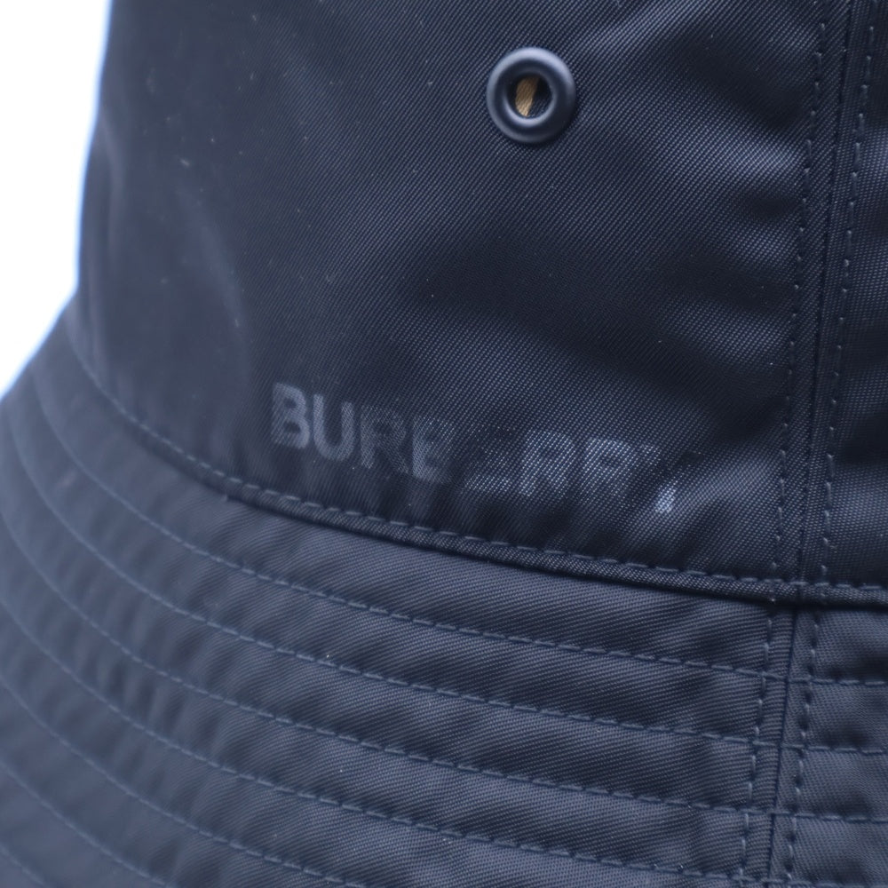 BURBERRY(バーバリー) ノバチェック総柄 ロゴプリント リバーシブル ナイロン バケットハット 帽子 ブラック/ベージュ 8064349
