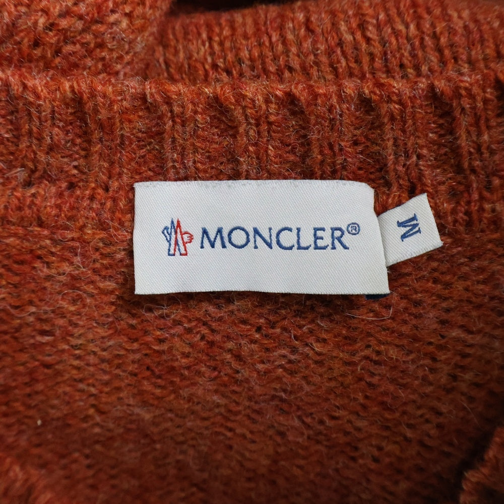 MONCLER(モンクレール) ワッペンロゴ スウェードレザーエルボーパッチ クルーネック ロングスリーブ 長袖ニット セーター オレンジ 220919053500 97180