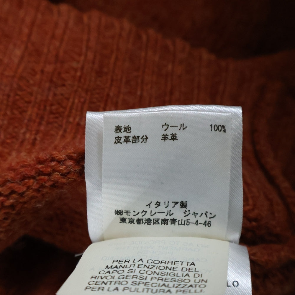 MONCLER(モンクレール) ワッペンロゴ スウェードレザーエルボーパッチ クルーネック ロングスリーブ 長袖ニット セーター オレンジ 220919053500 97180