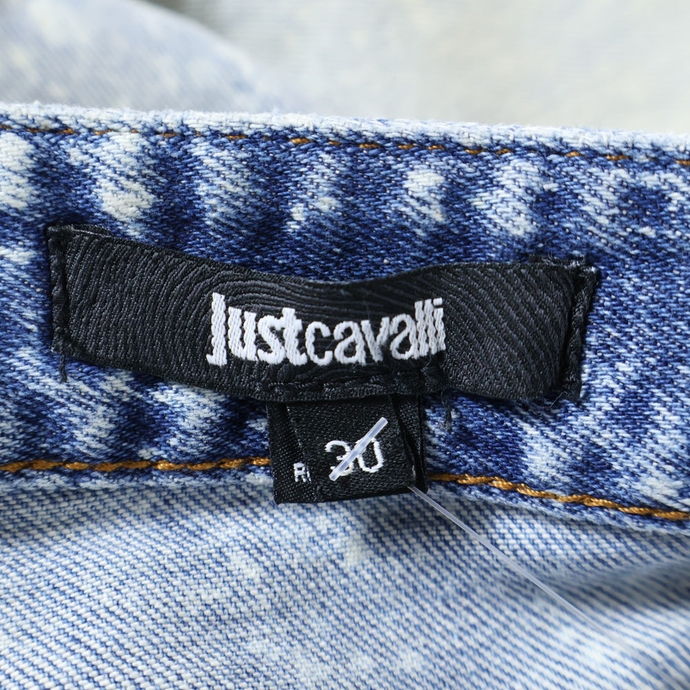 JUST cavalli(ジャストカヴァリ) レザーパッチ付ダメージ加工スキニーデニムパンツ ライトブルー