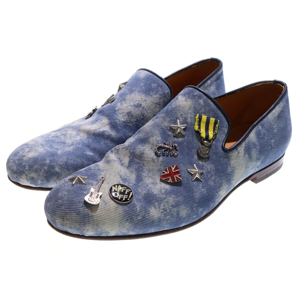 JIMMY CHOO(ジミーチュウ) ピンバッジ付スタッズデニムローファー ライトブルー