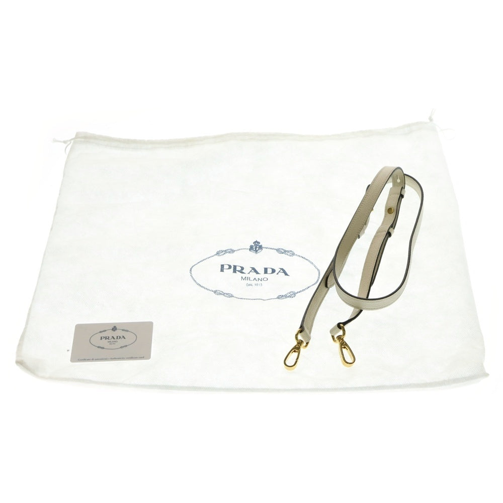 PRADA(プラダ) ロゴプレート グレインレザー 2WAY ハンド ショルダーバッグ ゴールド金具 ホワイト 1BA270