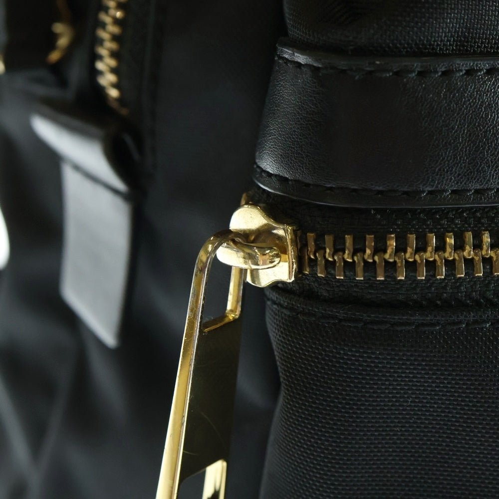MARC JACOBS(マークジェイコブス) ロゴプレート ナイロン レザー バックパック リュックサック ゴールド金具 ブラック