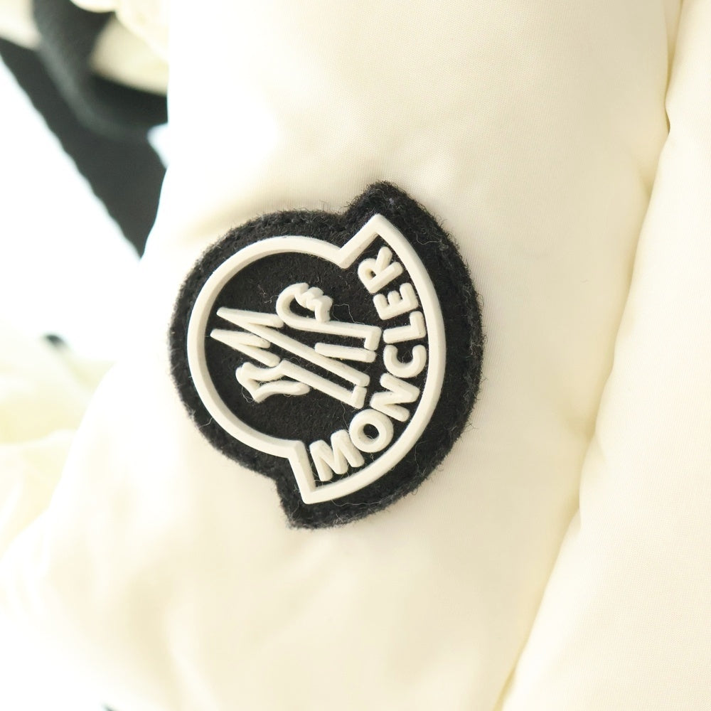 MONCLER(モンクレール) 21AW LEGERE レジェール ワッペンロゴ ダウン ショルダーバッグ ポーチ ホワイト G209B6B50000 68950