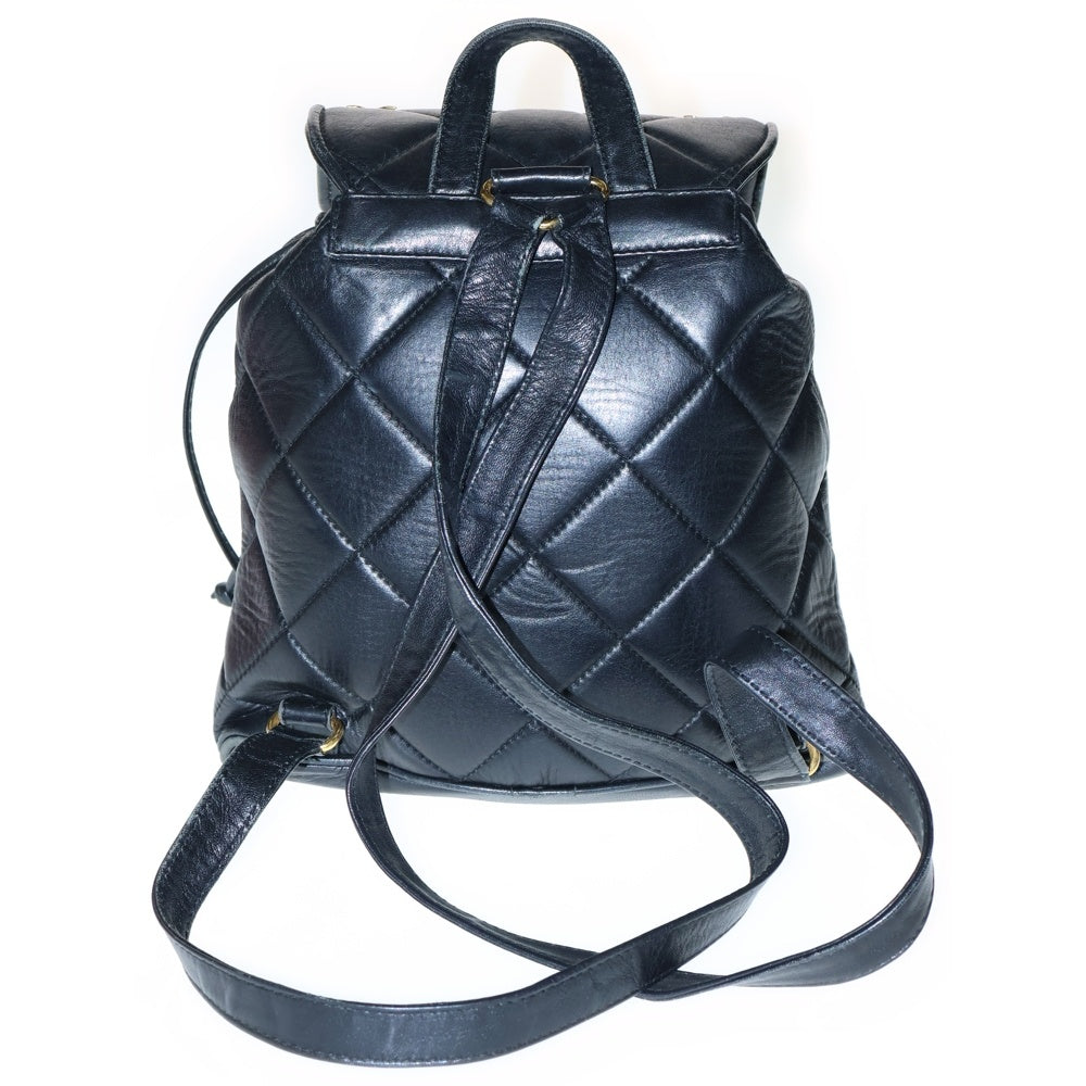 VALENTINO(ヴァレンティノ) Vロゴスタッズ キルティング レザー バックパック リュックサック ゴールド金具 ブラック