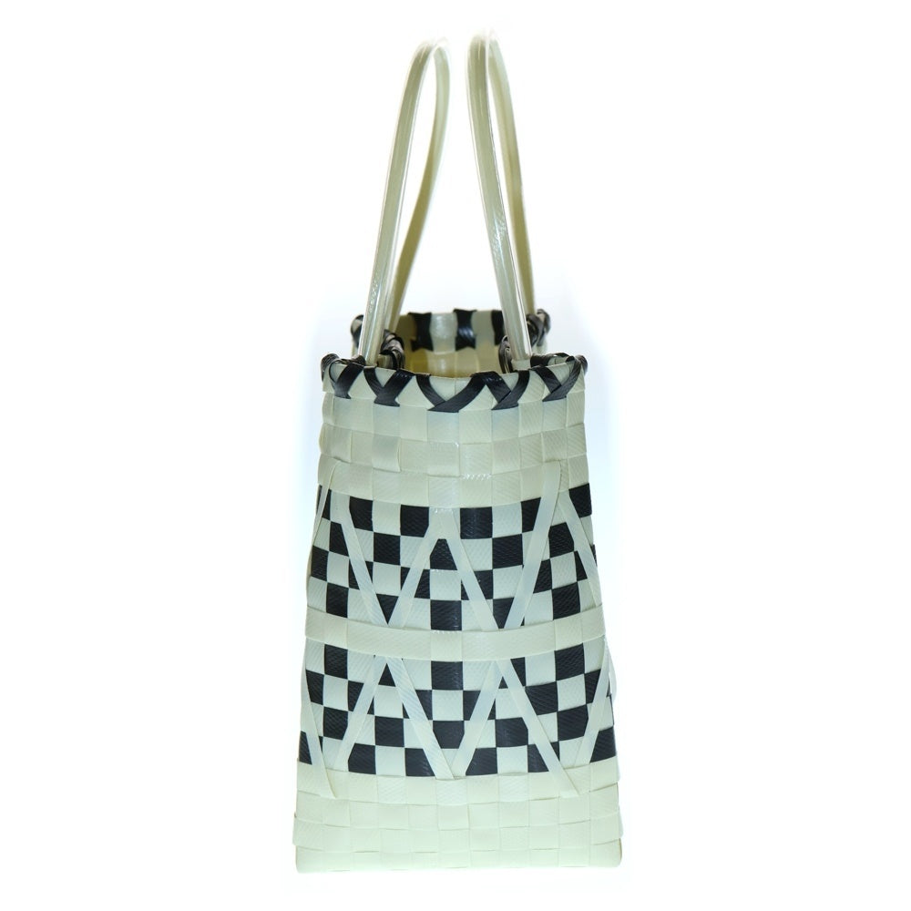 MARNI(マルニ) MARKET STENCIL BAG マーケット ステンシル レザーロゴパッチ カゴ ハンド トートバッグ ホワイト/ブラック レディース SHMH0067A0RF081