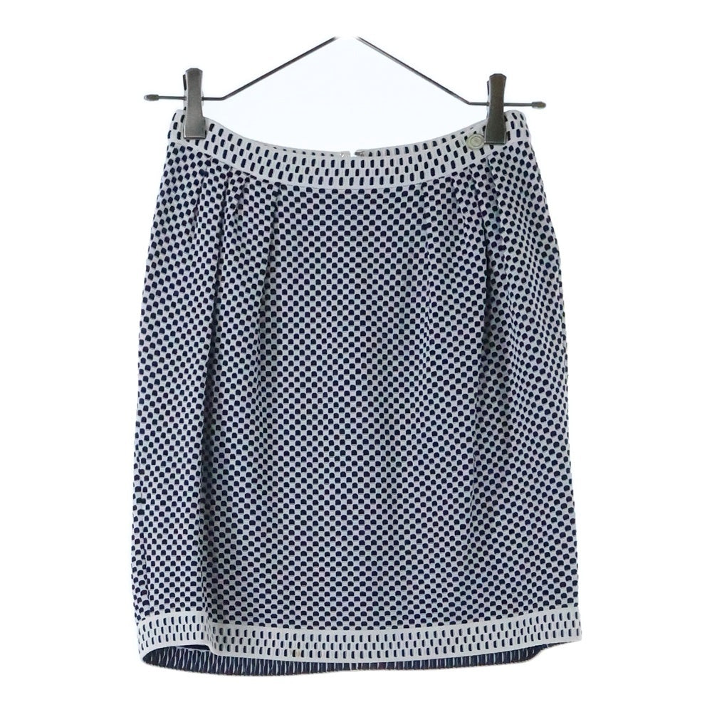 CHANEL(シャネル) ココマークロゴプレート ビスコース レーヨンニット ワッフル生地 ミディアム タイト スカート ホワイト/ネイビー レディース P47956K06124