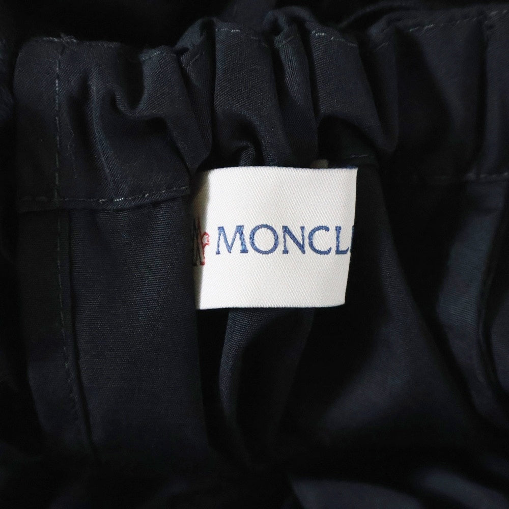 MONCLER(モンクレール) 22AW ABITO ワッペンロゴ ナイロン ギャザーデザイン ミディアム フレア ワンピース ブラック レディース H20932G00015 2699U