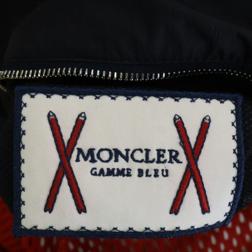 MONCLER GAMME BLEU(モンクレール・ガム・ブルー) リバーシブル ワッペンロゴ ハイネック ジップアップ ナイロンジャケット ネイビー/レッド 51391404180 68229