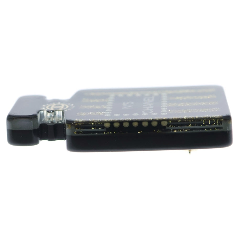 CHANEL(シャネル) ブローチ ブラック×ゴールド GP 17A レディース