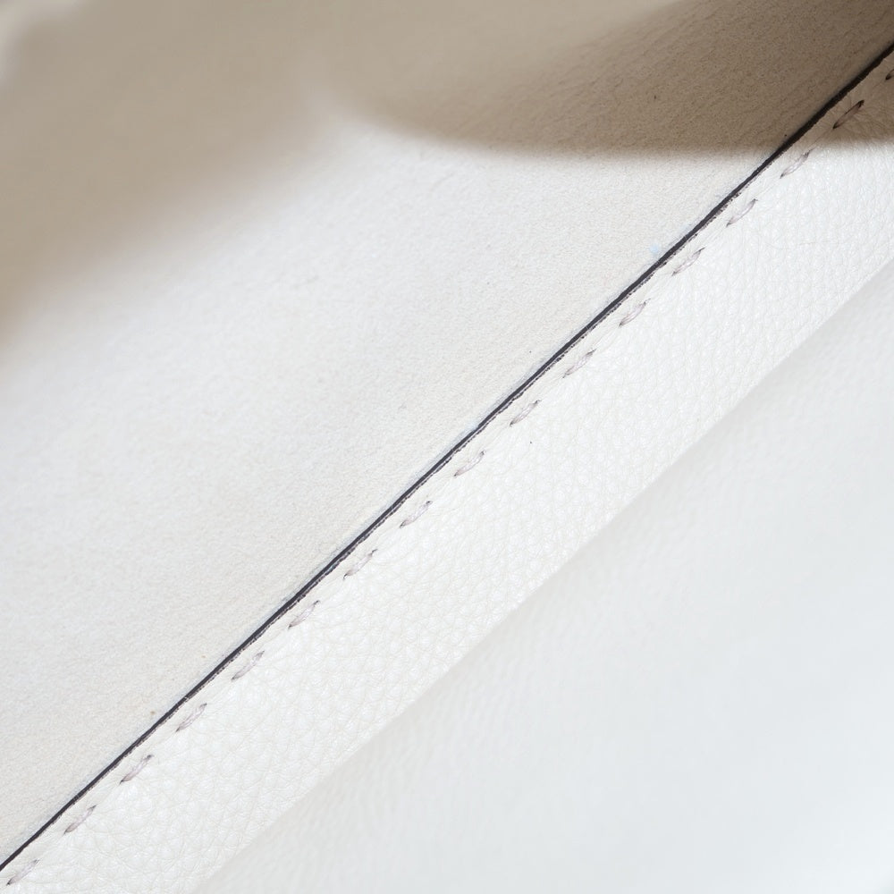 FENDI(フェンディ) ピーカブー セレリア ミディアム アイボリー レザー 8BN290