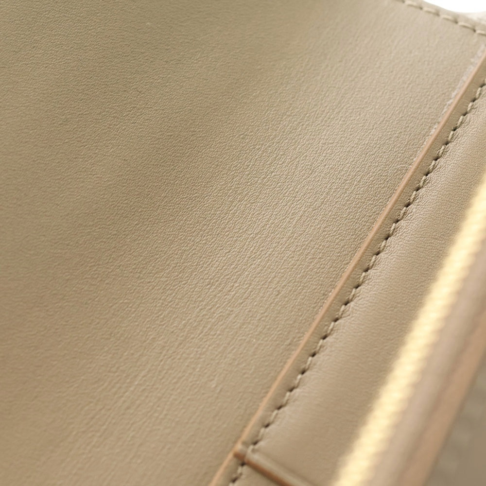 LOEWE(ロエベ) ぺブル バーティカルウォレット 三つ折り財布 ベージュ レザー ゴールド金具 レディース