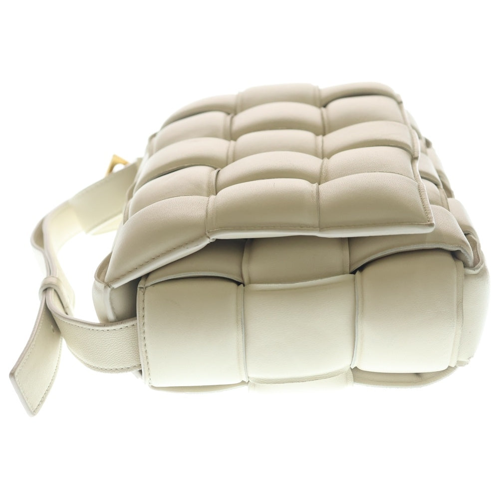 BOTTEGA VENETA(ボッテガヴェネタ) パデットカセット ショルダーバッグ ホワイト レザー ゴールド金具 レディース