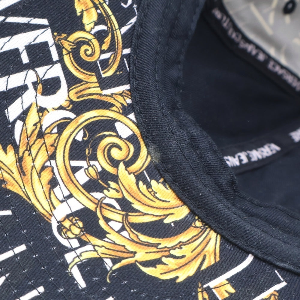 VERSACE JEANS COUTURE(ヴェルサーチジーンズクチュール) Baroque Print Baseball Cap バロックプリント キャップ ブラック 71YAZK18