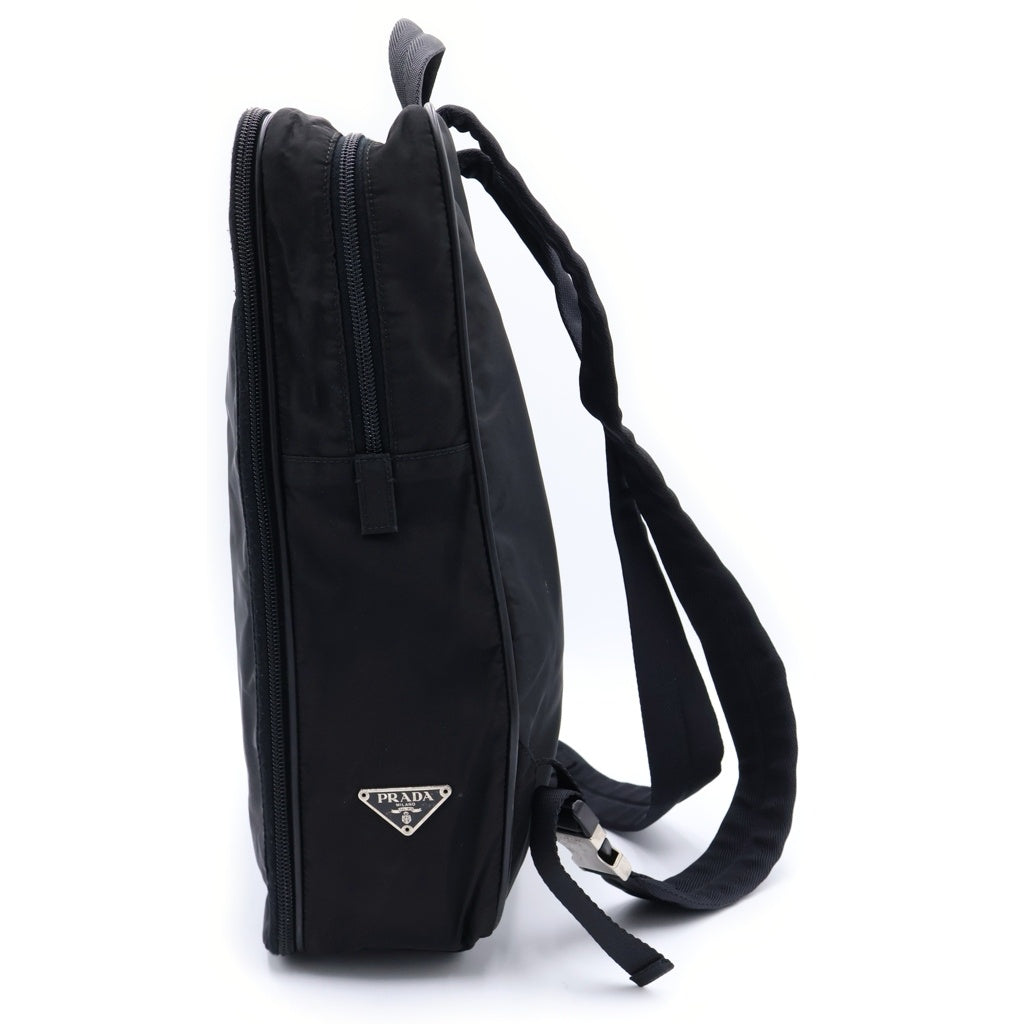 PRADA(プラダ) サイド トライアングルロゴ リュックサック バックパック ビジネスバッグ ブラック ナイロン テスート シルバー金具