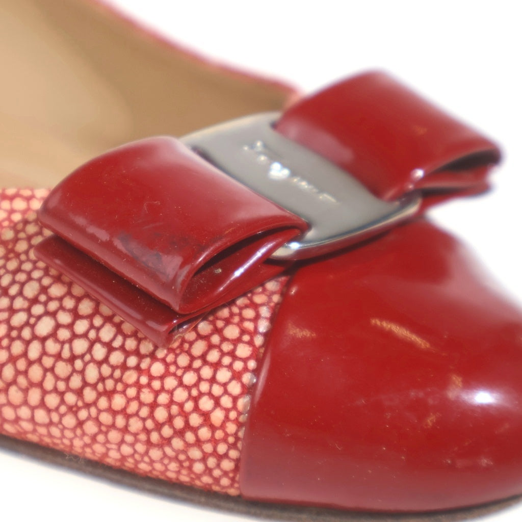 FERRAGAMO(フェラガモ) ヴァラ リボン パテント コンビレザー フラット パンプス シューズ レッド レディース