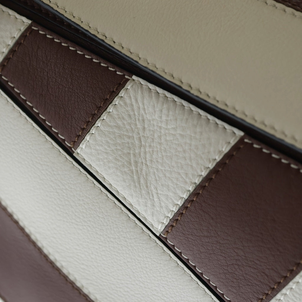 LOEWE(ロエベ) パズルバッグ ミニ ラグビー ショルダーバッグ ブラウン×ホワイト レザー シルバー金具 レディース
