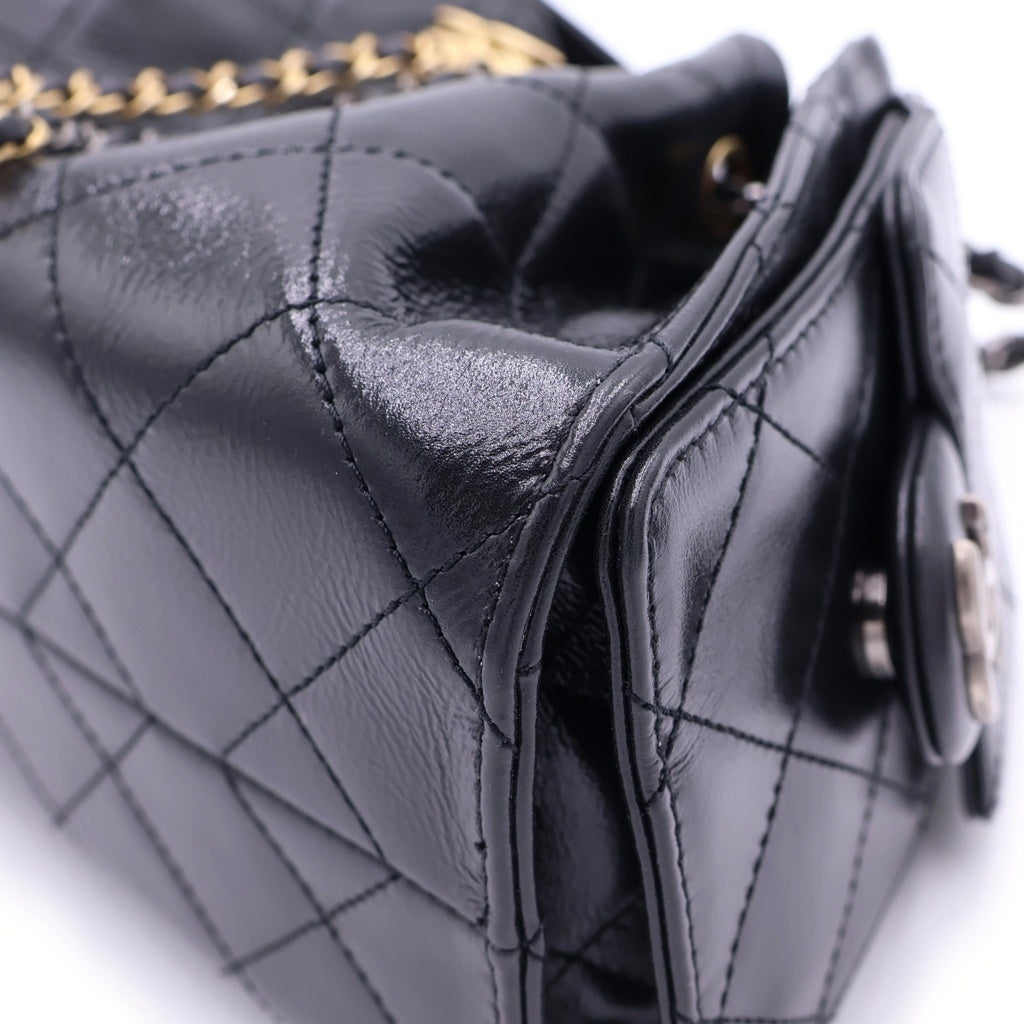 CHANEL(シャネル) シャネル25 ミニ カーフスキン レザー チェーン ショルダーバッグ シルバー/ゴールド金具 ブラック AS5631 レディース