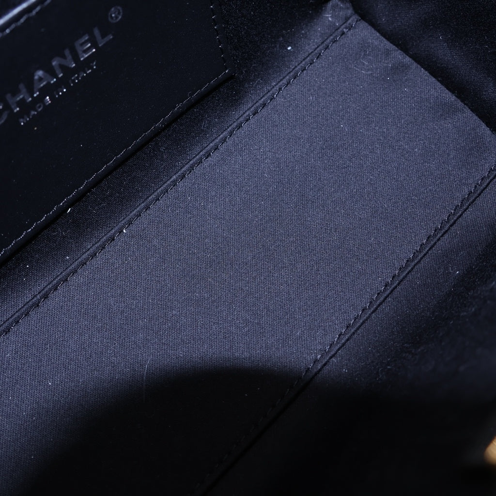 CHANEL(シャネル) シャネル25 ミニ カーフスキン レザー チェーン ショルダーバッグ シルバー/ゴールド金具 ブラック AS5631 レディース
