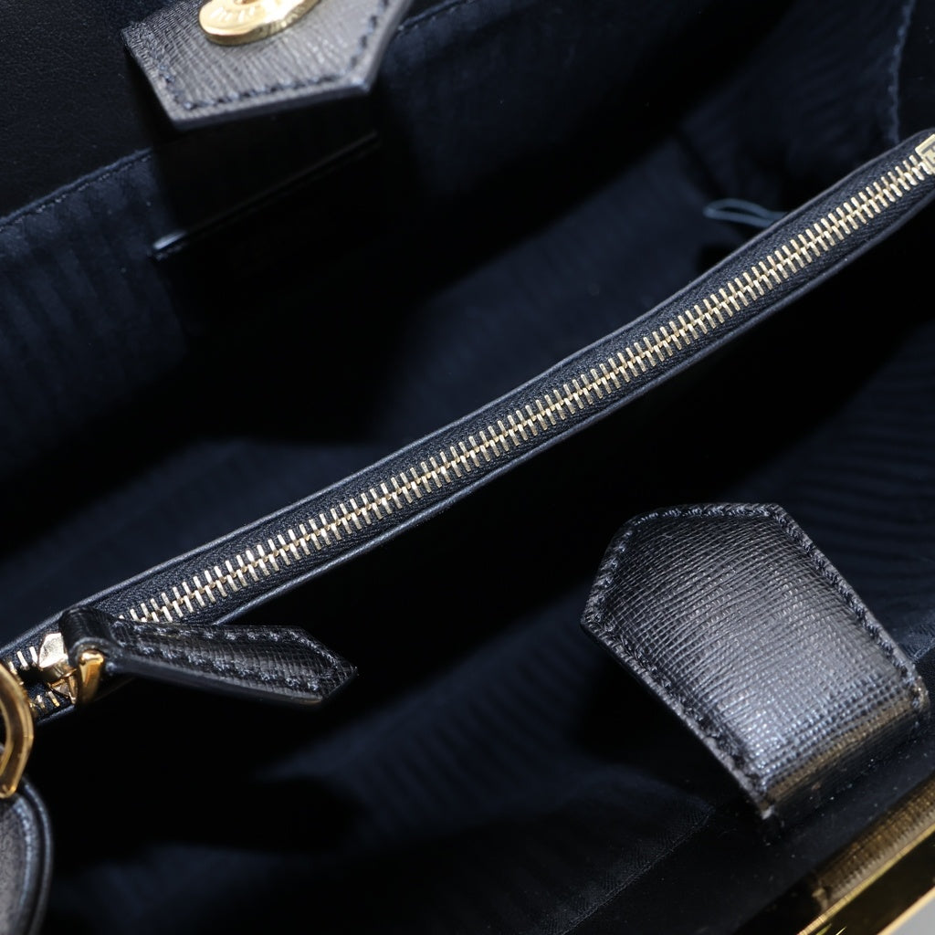FENDI(フェンディ) プチトゥージュール 2way バック レザー ブラック ゴールド金具 8BH253 レディース