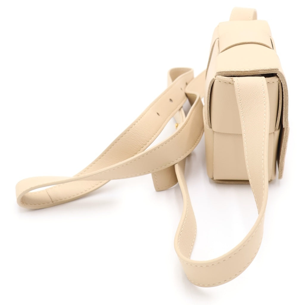 BOTTEGA VENETA(ボッテガヴェネタ) キャンディカセット ショルダーバッグ ミニバッグ ベージュ レザー レディース