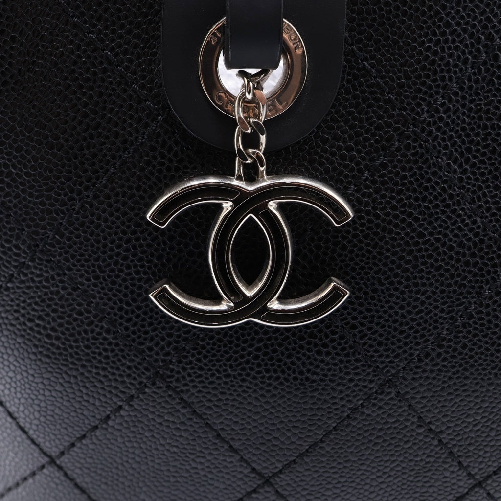 CHANEL(シャネル) オンザロード トートバッグ ハンドバッグ ブラック キャビアスキン シルバー金具 レディース