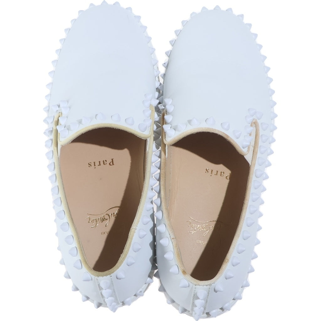 CHRISTIAN LOUBOUTIN(クリスチャンルブタン) スタッズスリッポン フラットシューズ ホワイト レディース