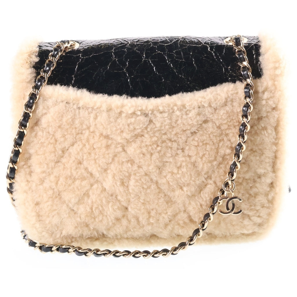 CHANEL(シャネル) CCマニア ココマーク パテントレザー シアリング ムートン チェーンショルダーバッグ ゴールド金具 ブラック/ベージュ 28番台 レディース