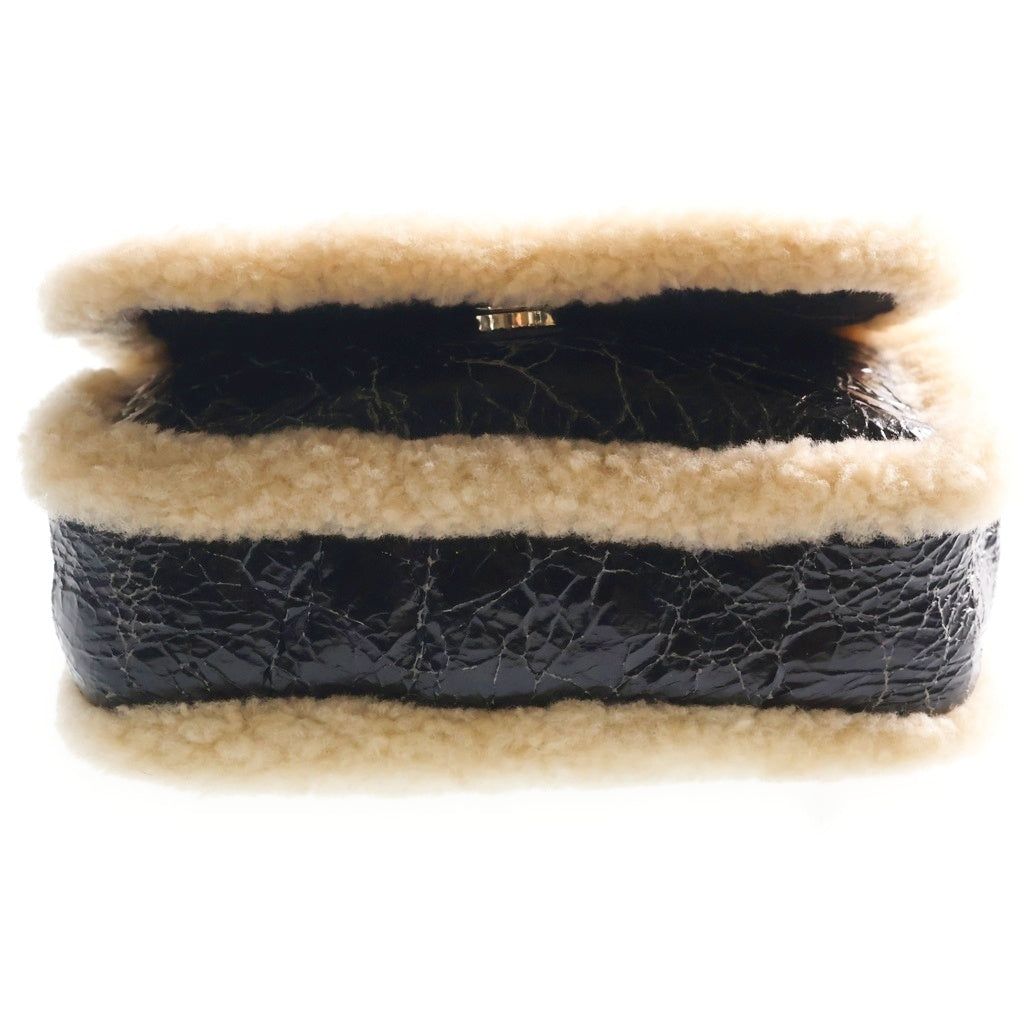CHANEL(シャネル) CCマニア ココマーク パテントレザー シアリング ムートン チェーンショルダーバッグ ゴールド金具 ブラック/ベージュ 28番台 レディース