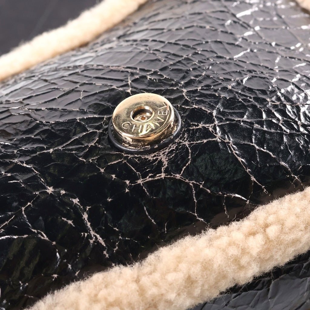 CHANEL(シャネル) CCマニア ココマーク パテントレザー シアリング ムートン チェーンショルダーバッグ ゴールド金具 ブラック/ベージュ 28番台 レディース