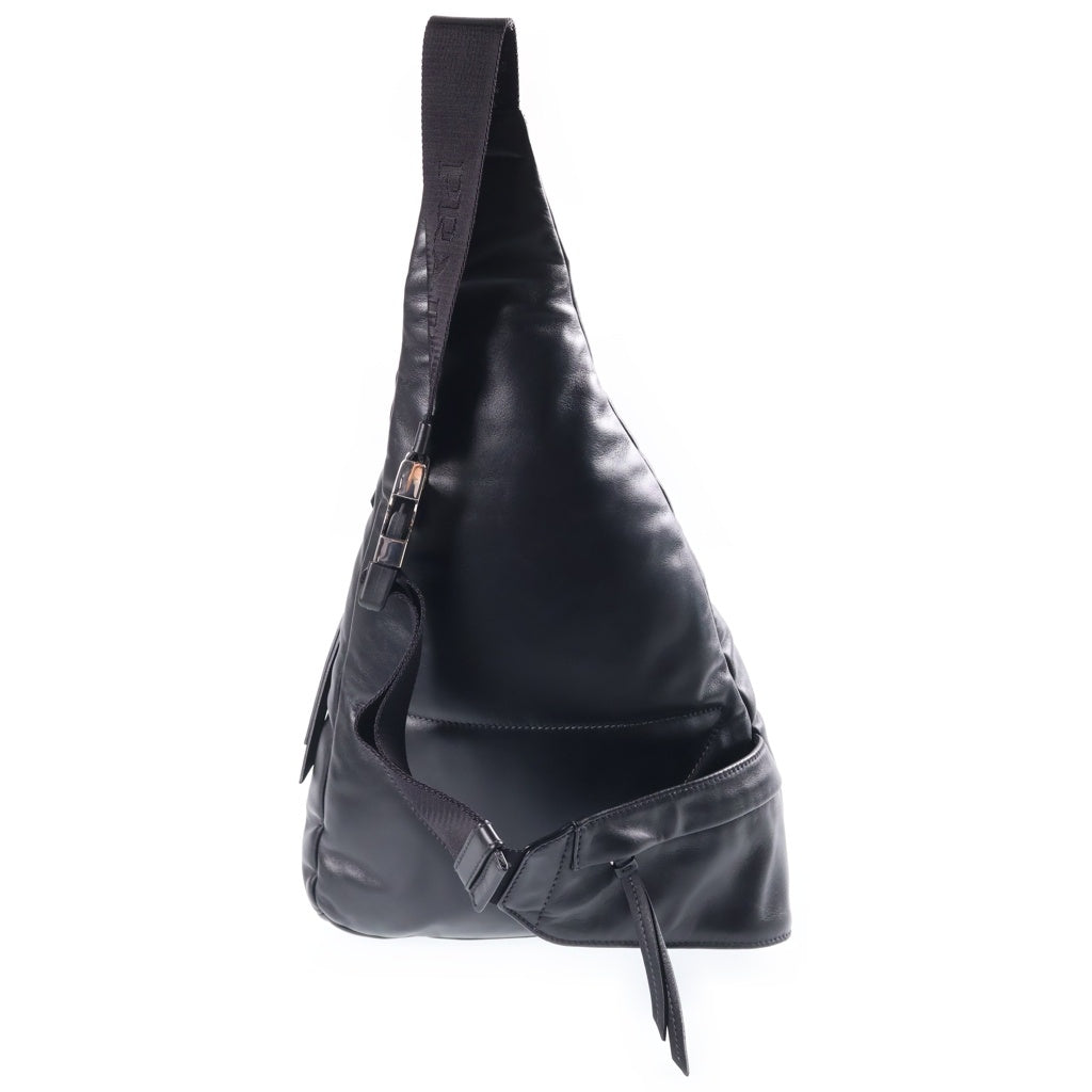 PRADA(プラダ) トライアングルロゴ ショルダーバッグ ボディバッグ ブラック レザー 2VZ092 シルバー金具 レディース
