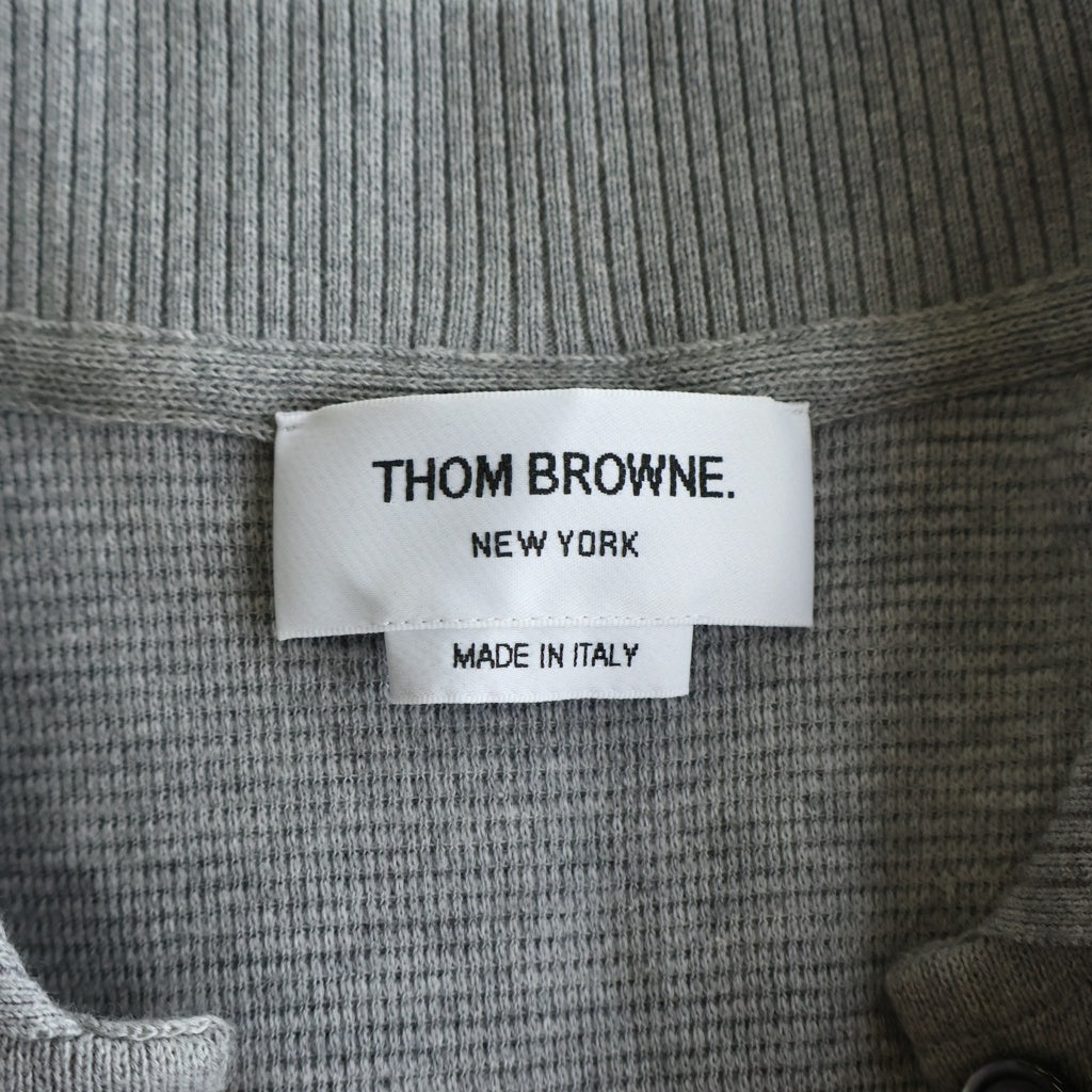THOM BROWNE(トムブラウン) コットンワッフル ノースリーブ ボタンシャツ ベスト グレー FJS208A レディース