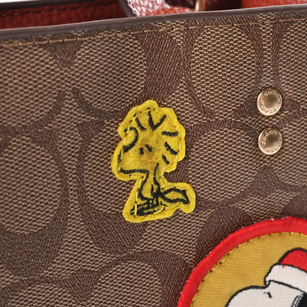 COACH(コーチ) スヌーピーコラボ デンプシー トート 22 2WAYハンドバッグ ショルダーバッグ ブラウン PVC×レザー CE851 ゴールド金具 レディース