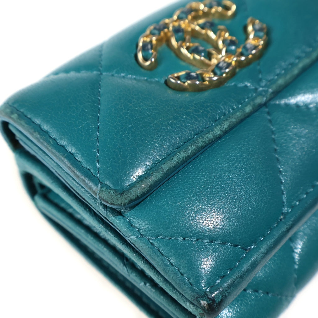 CHANEL(シャネル) シャネル19 スモールフラップウォレット 3つ折り財布 ラムスキン グリーン レディース