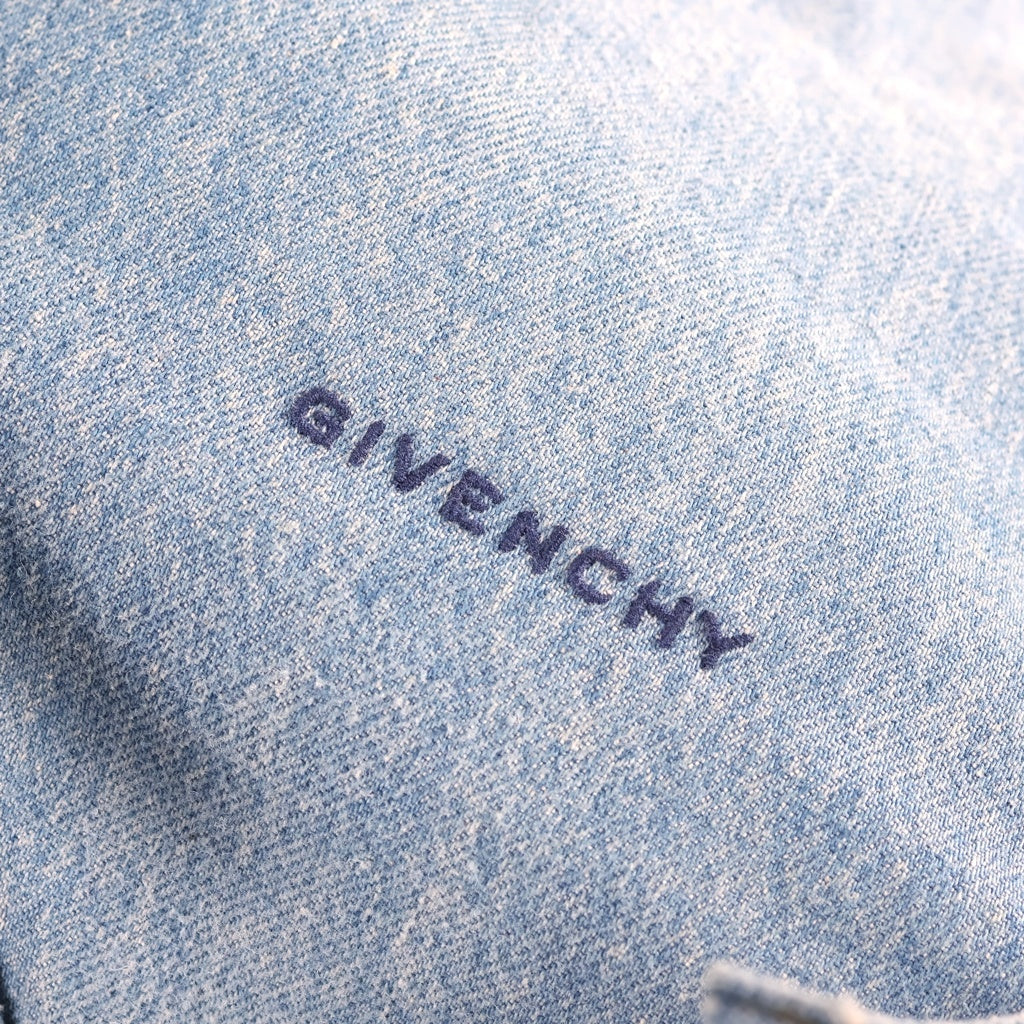 GIVENCHY(ジバンシィ) ヴォワイユー ショルダーバッグ インディゴブルー デニム シルバー金具 レディース