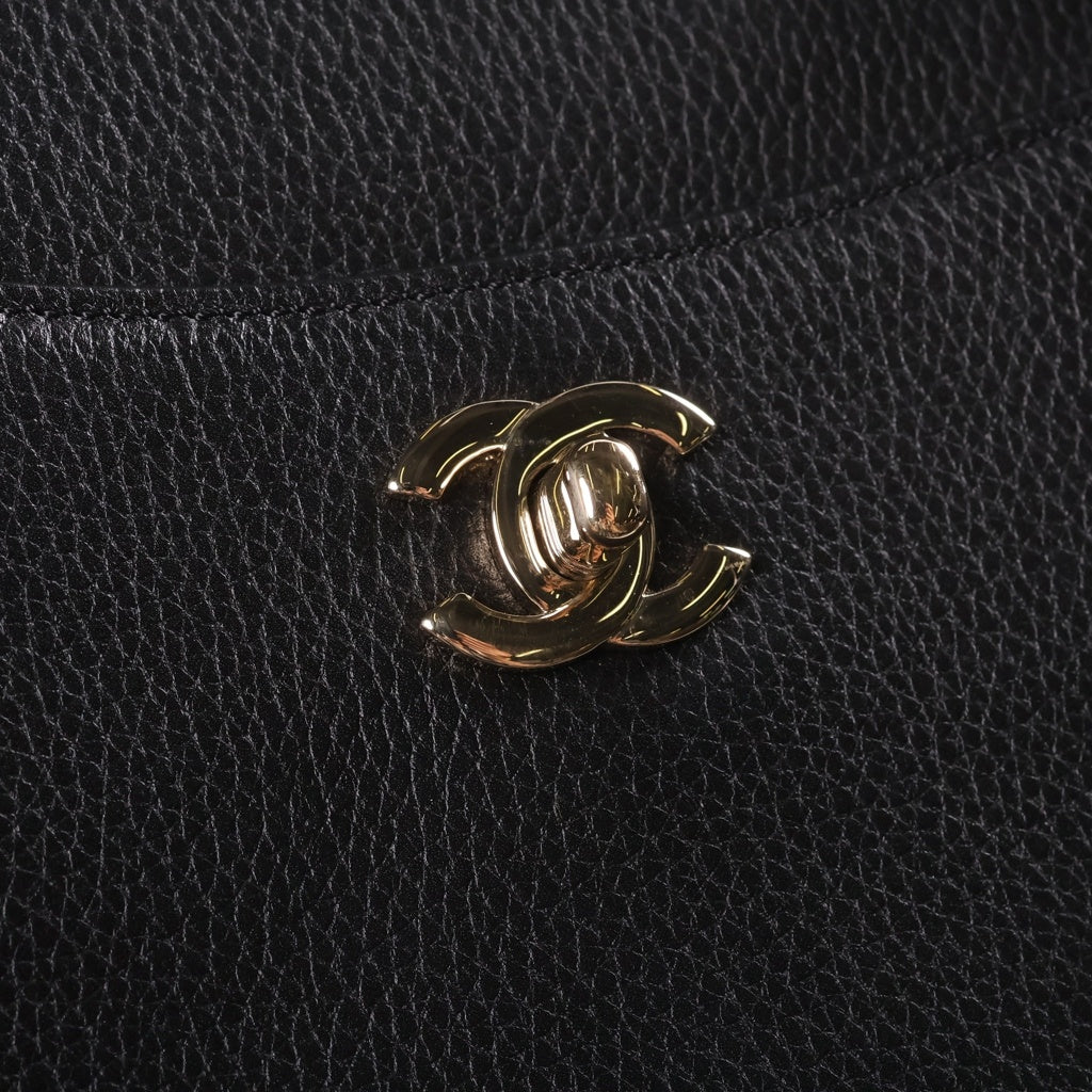CHANEL(シャネル) ネオ エグゼクティブトート 2WAYハンドバッグ ショルダーバッグ ブラック カーフスキン 24番台 A69930 ゴールド金具 レディース
